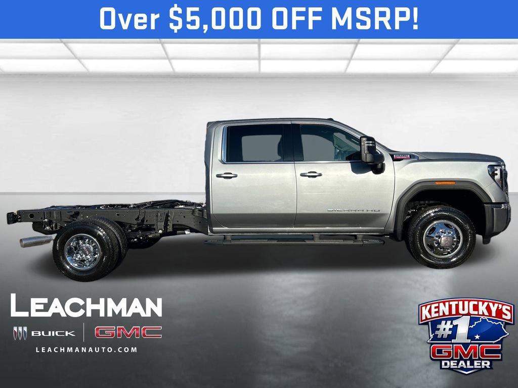 New 2026 GMC Sierra 3500 SLE w/ SLE Convenience Package image 2