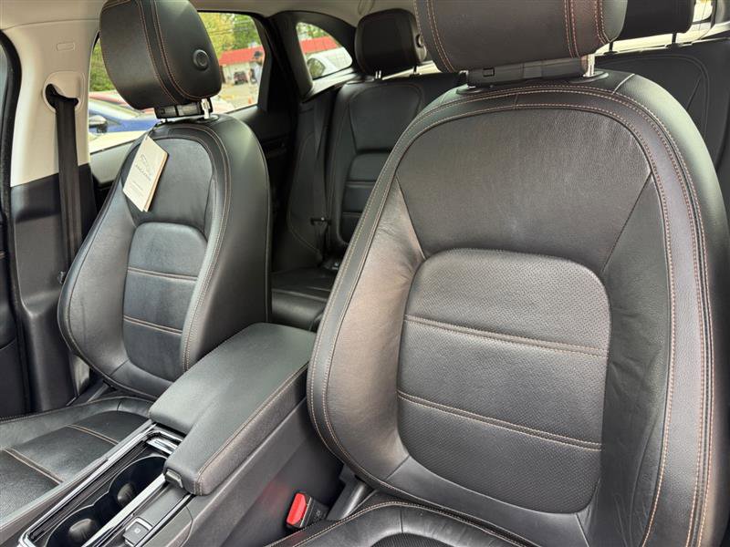 Used 2018 Jaguar F-PACE Prestige image 11