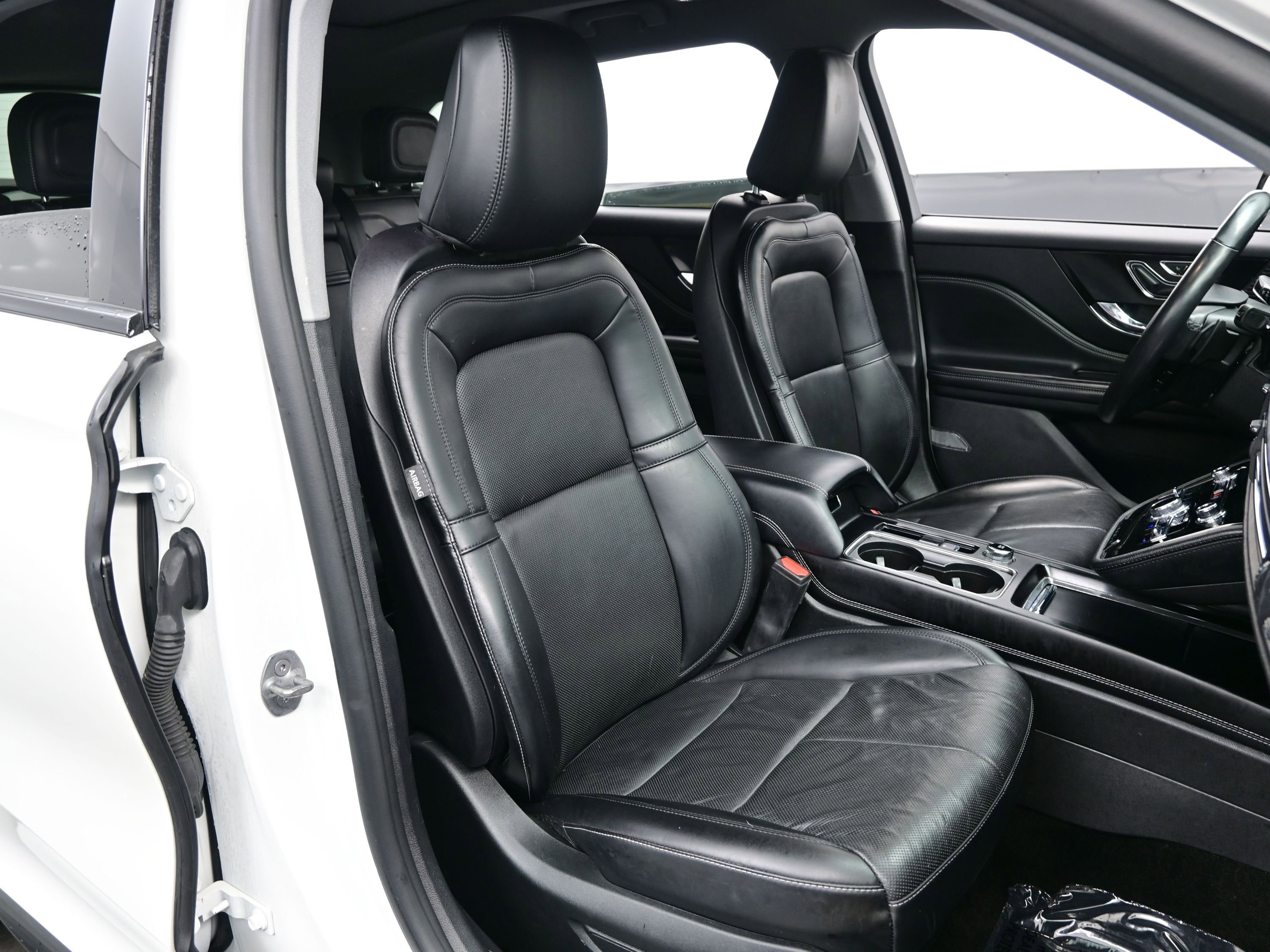 Used 2022 Lincoln Corsair AWD w/ Premium Package image 14