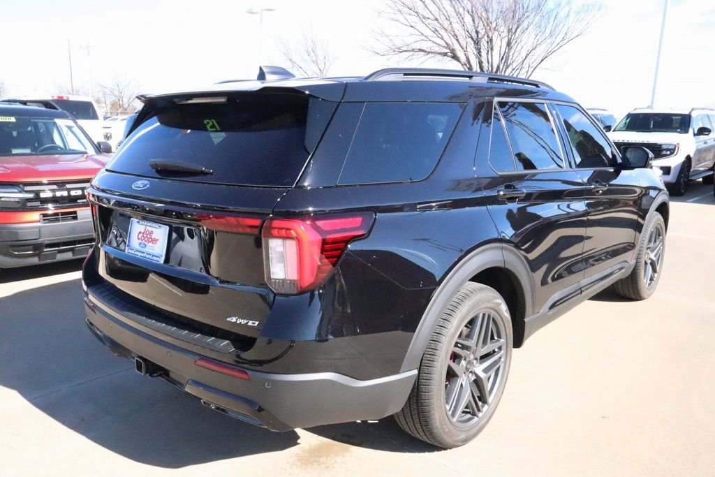 New 2026 Ford Explorer ST-Line w/ ST-Line Street Pack image 23