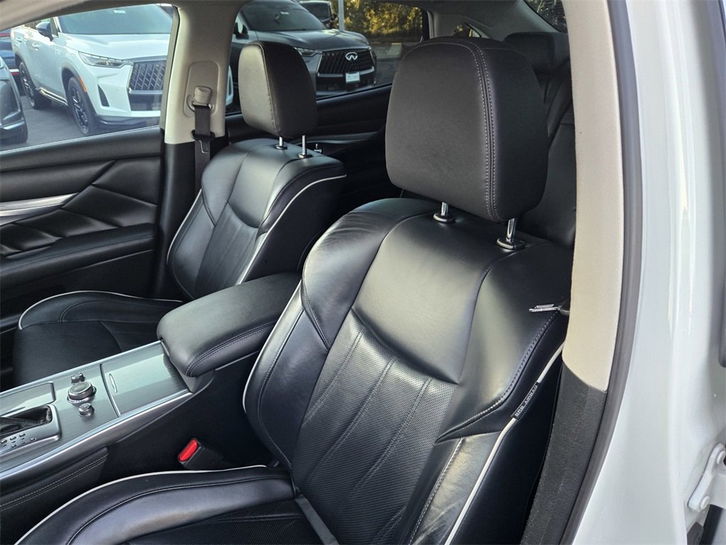 Used 2018 INFINITI Q70 L 3.7 image 15