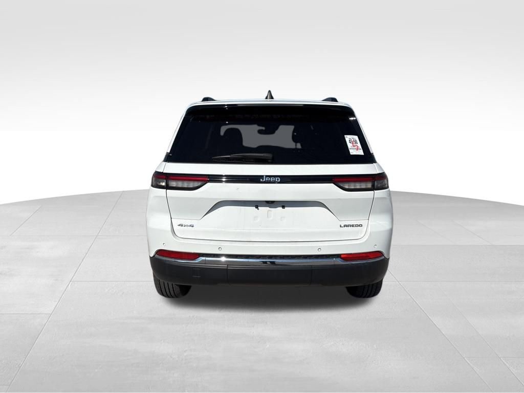Certified 2023 Jeep Grand Cherokee Laredo image 5