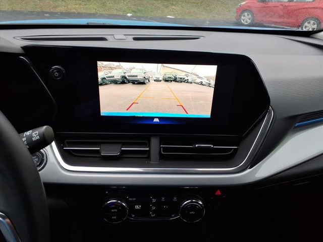 Used 2025 Chevrolet Trax LT w/ LT Convenience Package image 20