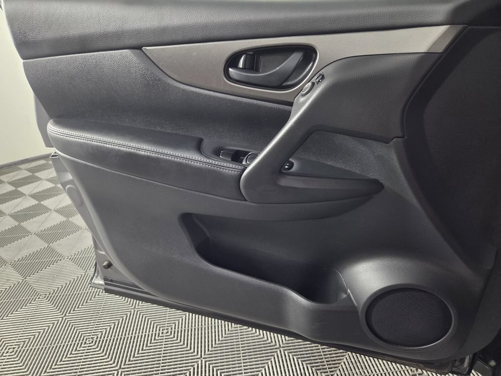 Used 2020 Nissan Rogue Sport S FWD image 19