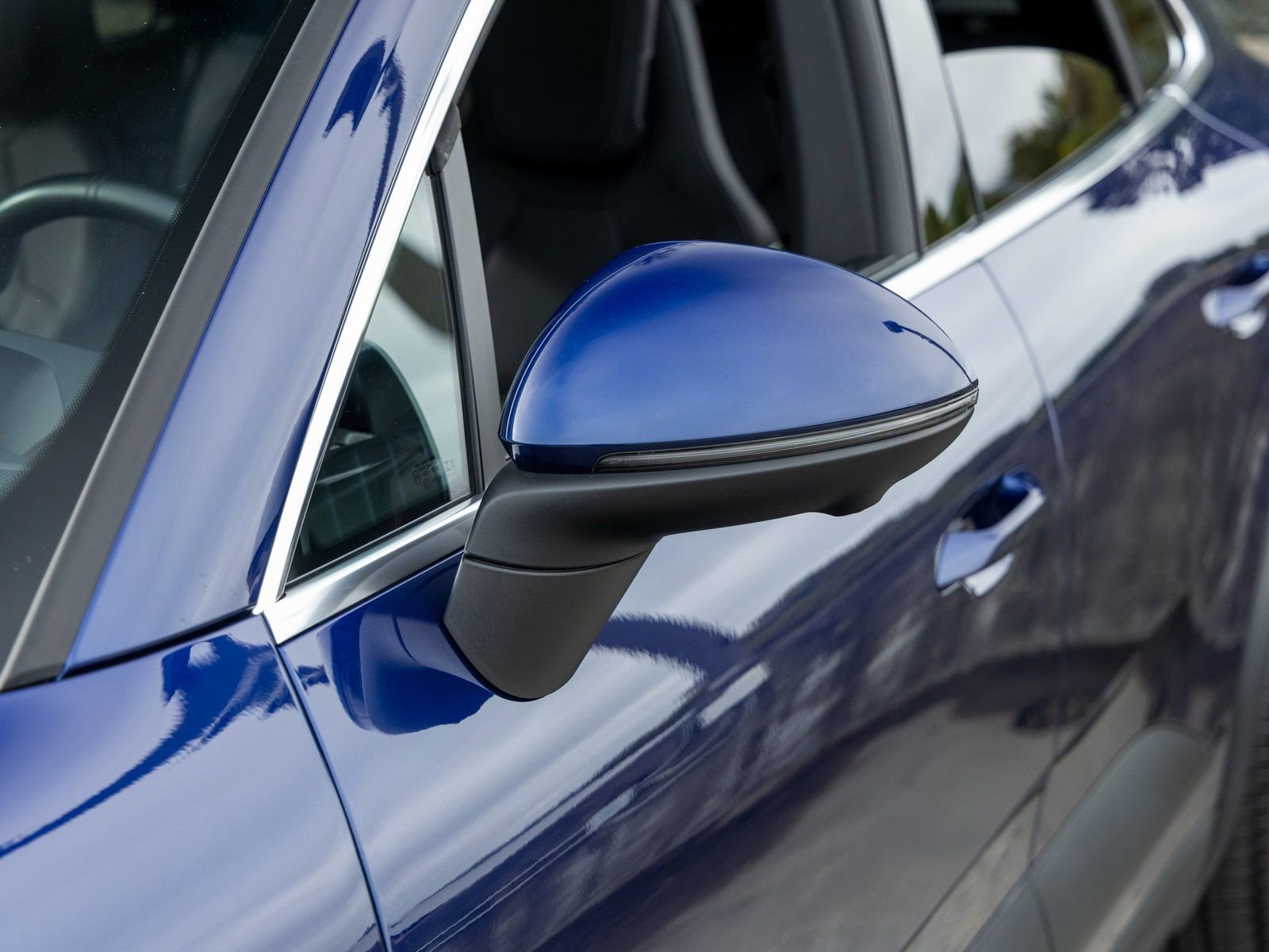 Used 2024 Porsche Macan 4 Electric image 17