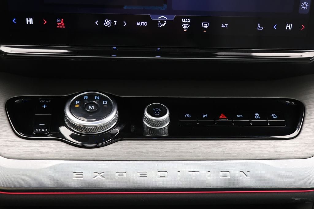Used 2025 Ford Expedition Platinum image 23