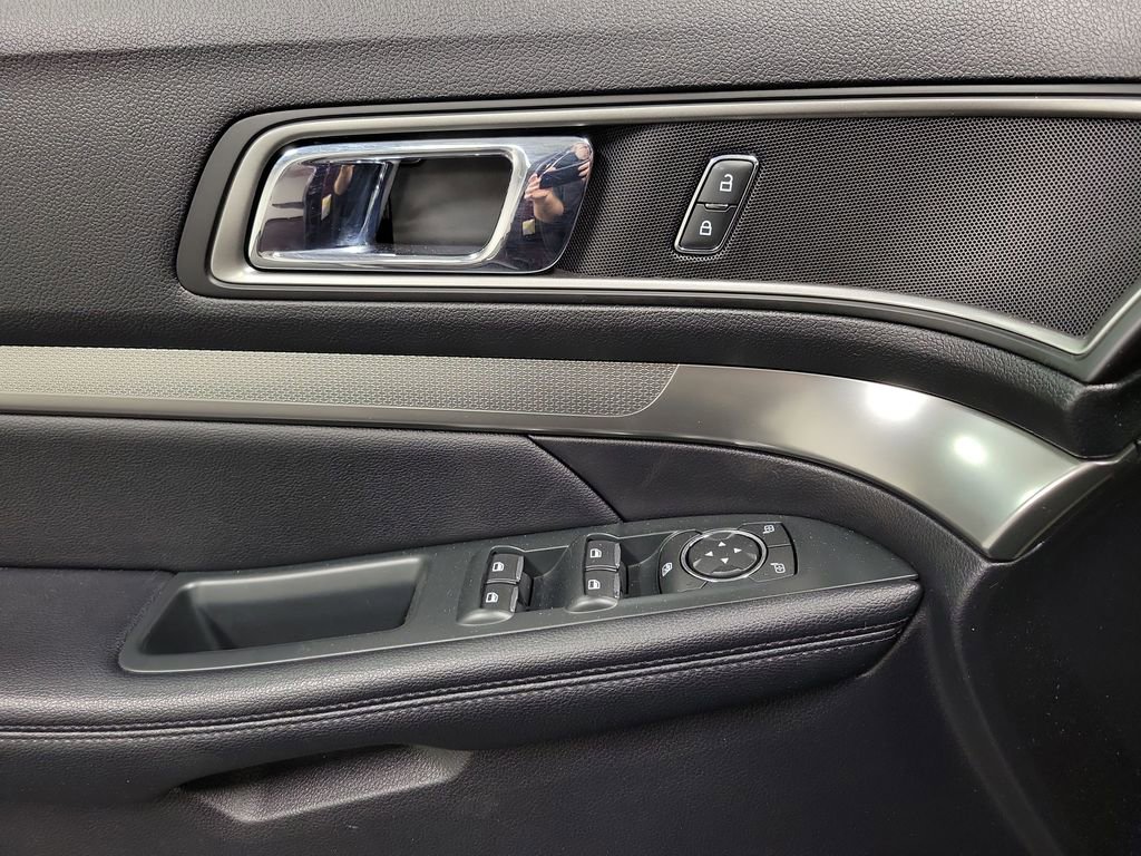 Used 2019 Ford Explorer XLT w/ Equipment Group 202A image 21