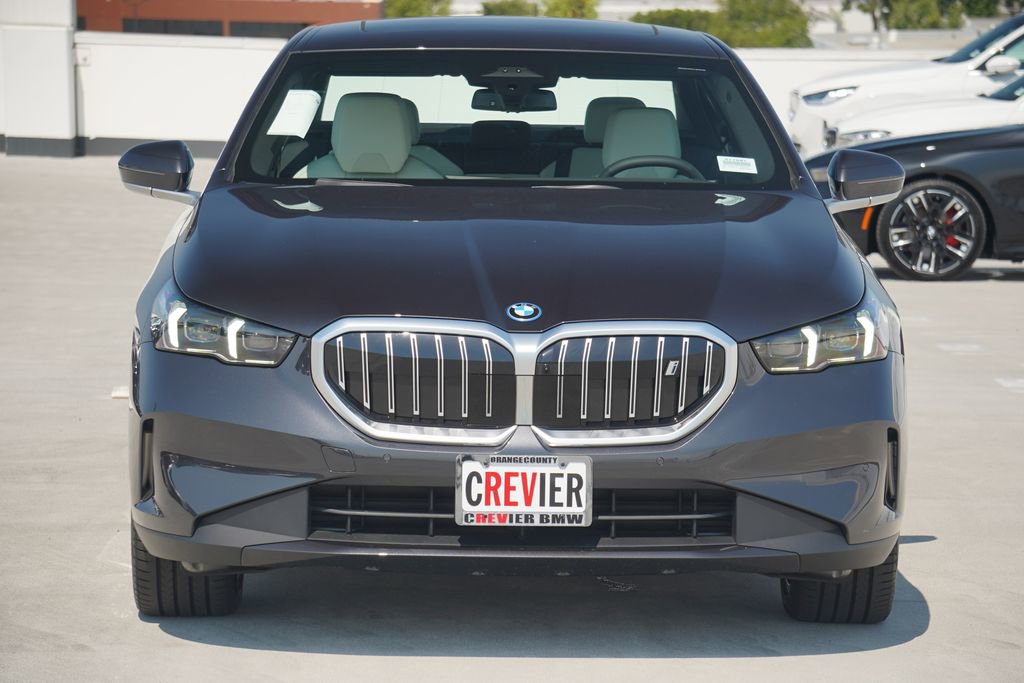 Used 2026 BMW i5 eDrive40 w/ Premium Package image 2