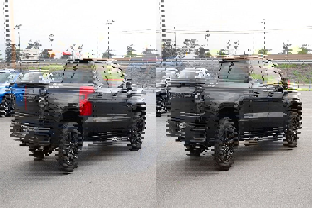 Used 2025 Chevrolet Silverado 1500 Custom w/ Rally Edition image 13