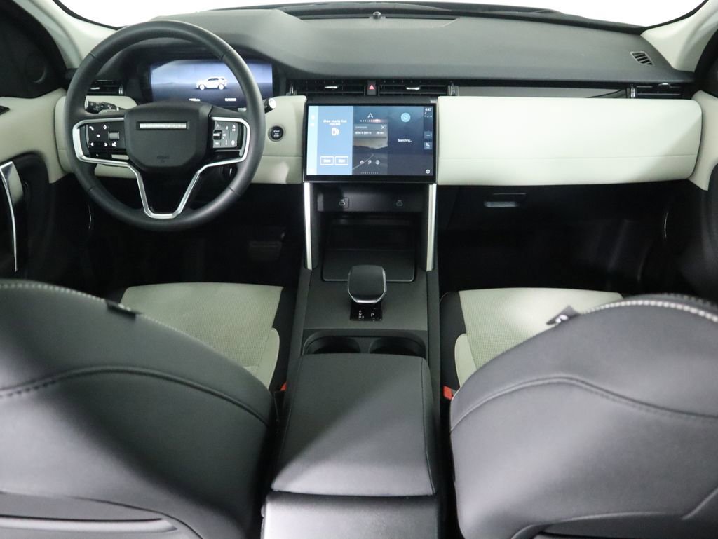Used 2025 Land Rover Discovery Sport S image 11