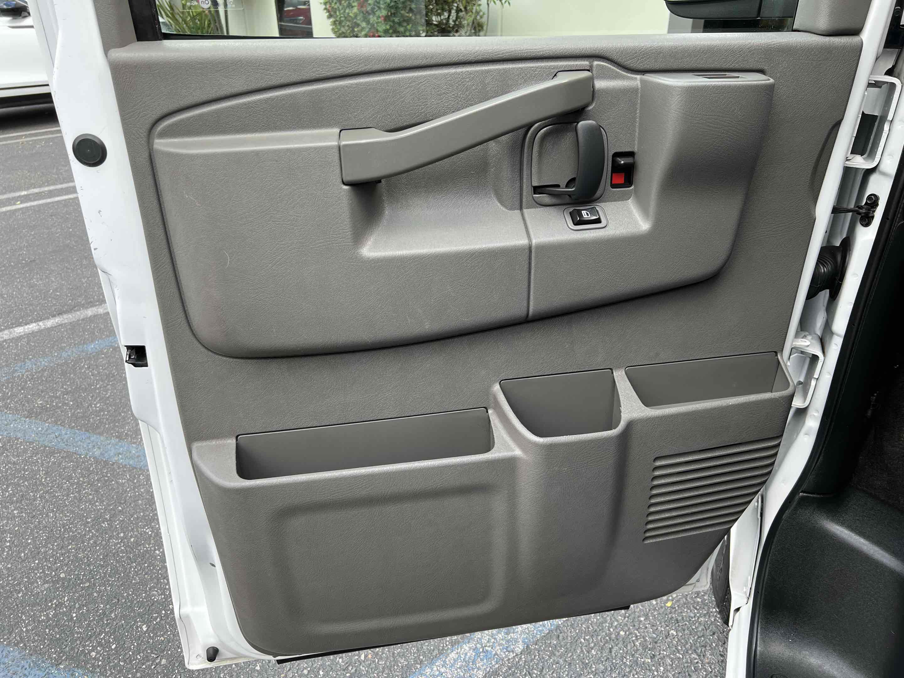 Used 2018 Chevrolet Express 3500 LT w/ LT Preferred Equipment Group RWD image 56