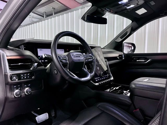 Used 2025 GMC Yukon XL Denali image 12