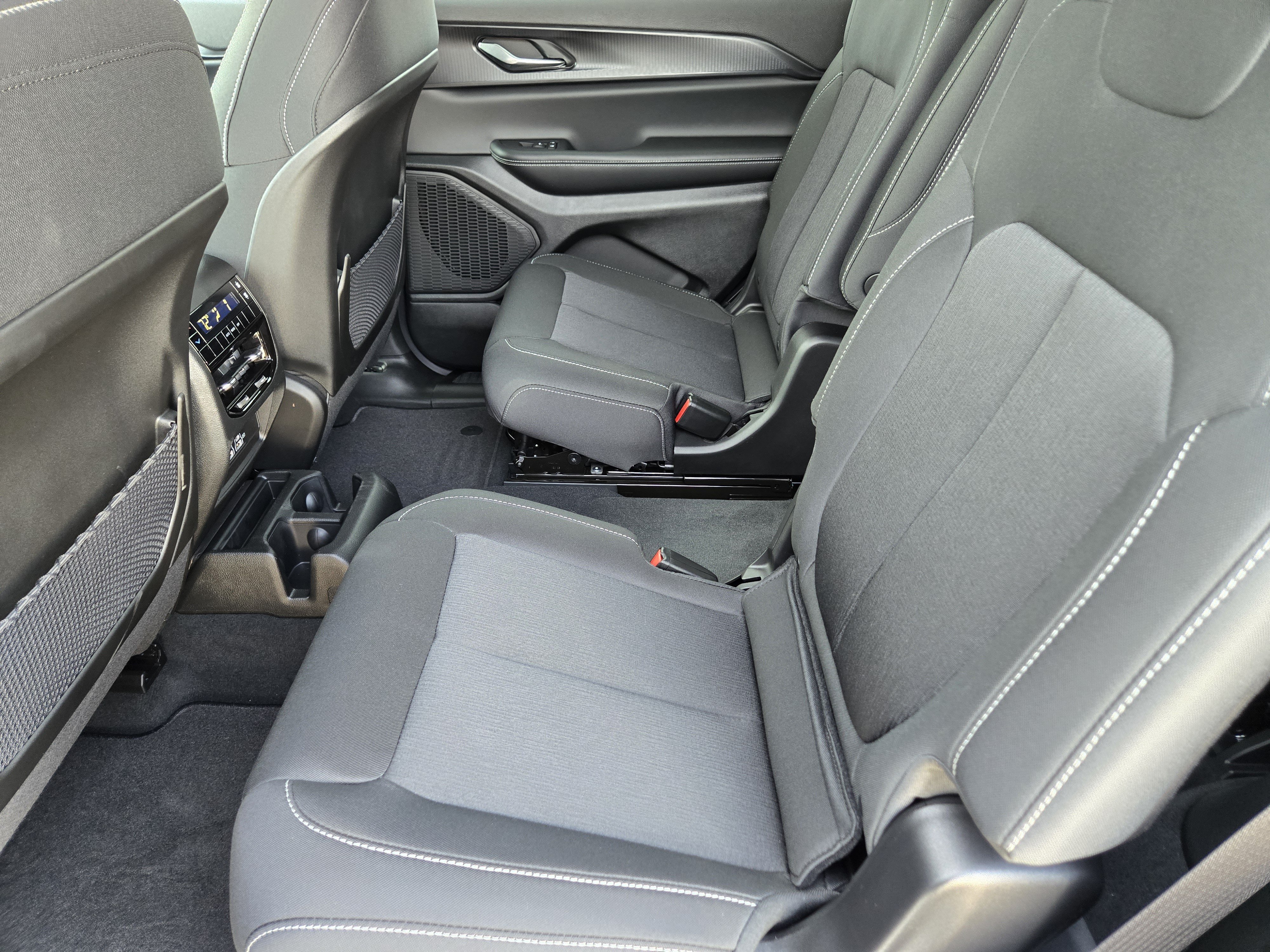 New 2026 Jeep Grand Cherokee L Laredo AWD/4WD image 20