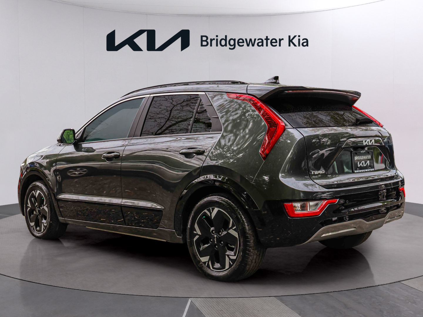 Certified 2025 Kia Niro Wind w/ Wind Preserve Package FWD image 4