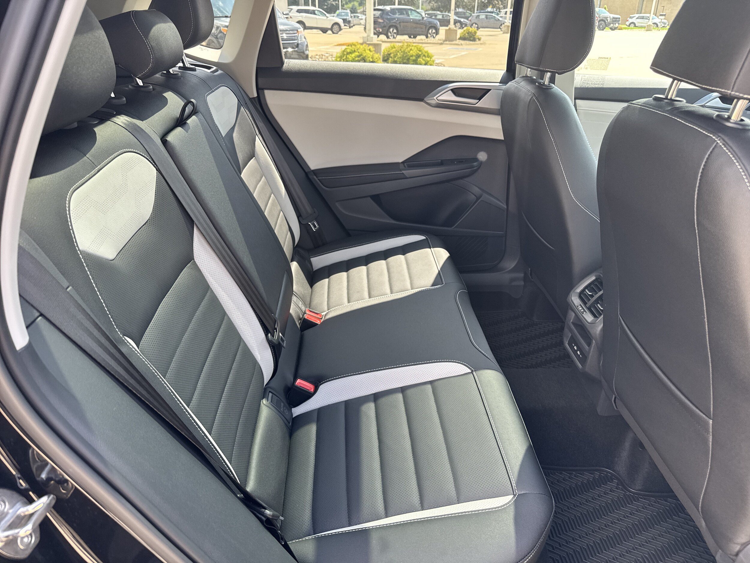 New 2026 Volkswagen Taos SEL AWD/4WD image 9