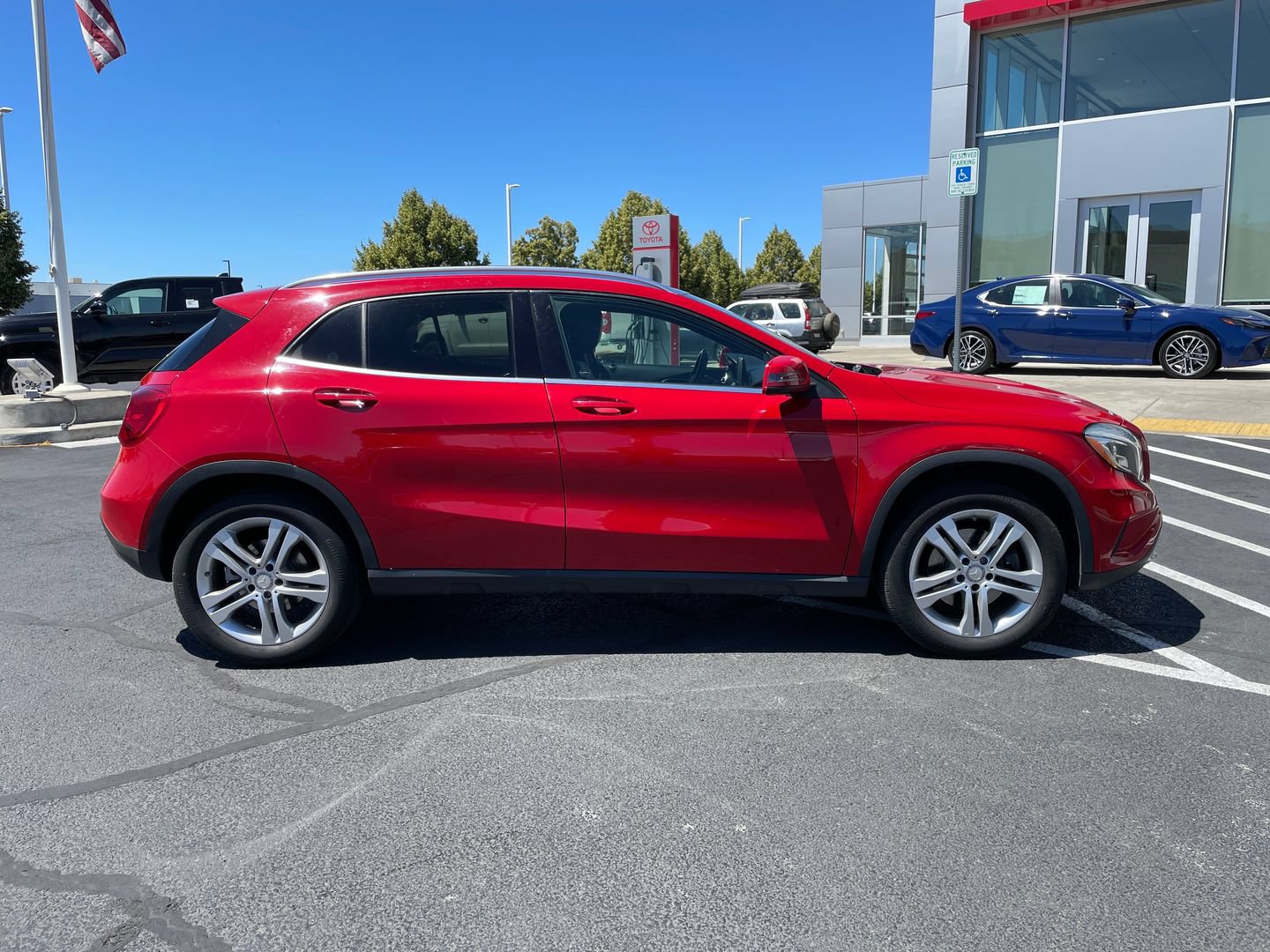 Used 2016 Mercedes-Benz GLA 250 4MATIC image 2