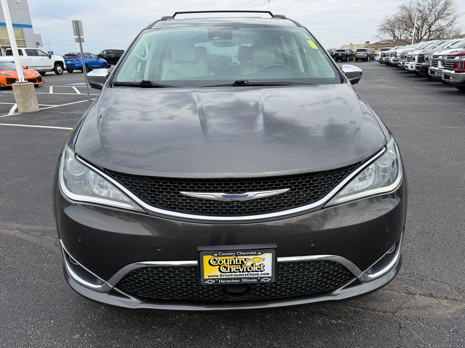 Used 2020 Chrysler Pacifica Limited w/ Advanced Safetytec Group FWD image 8