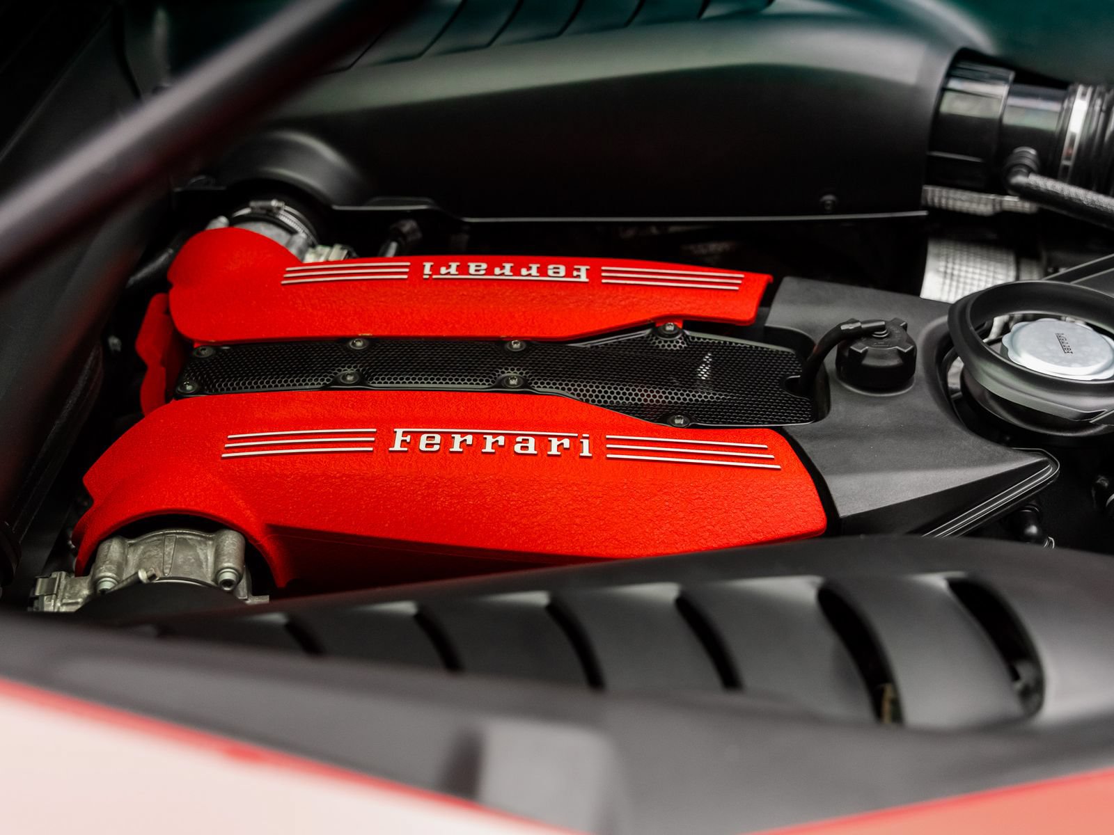 Used 2018 Ferrari 488 GTB RWD image 43