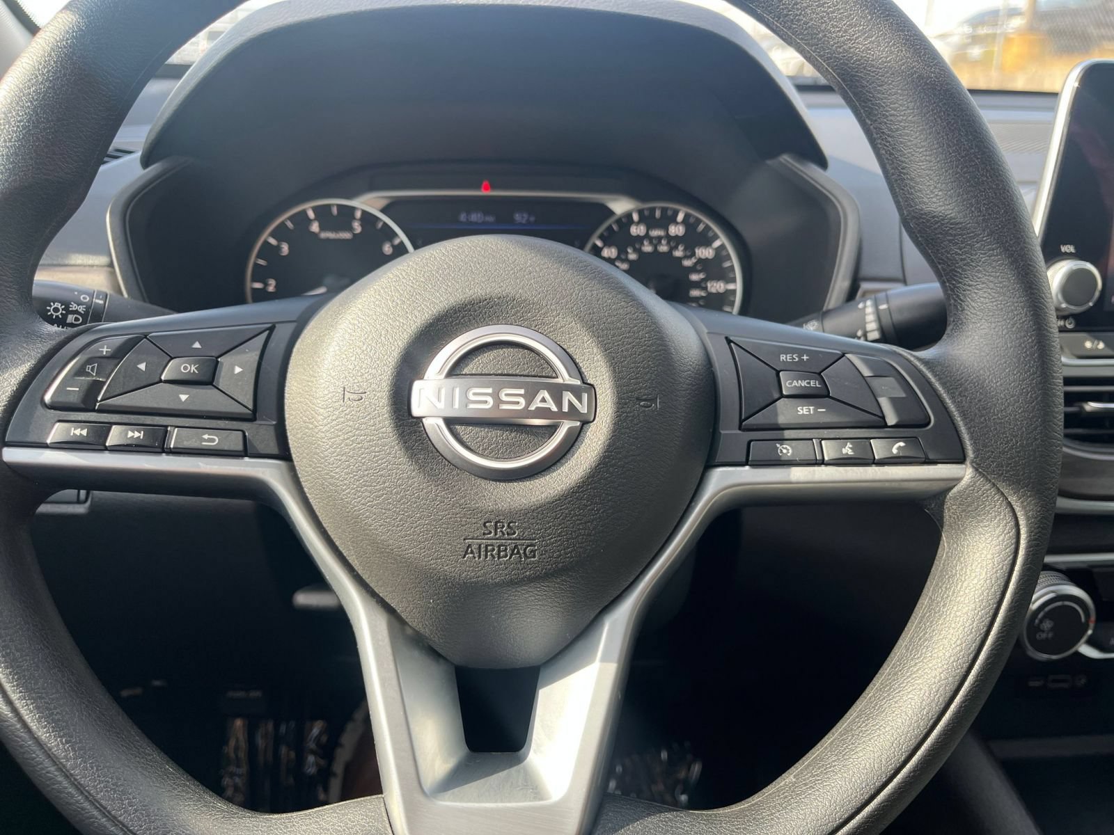 Used 2025 Nissan Altima 2.5 SV FWD image 24