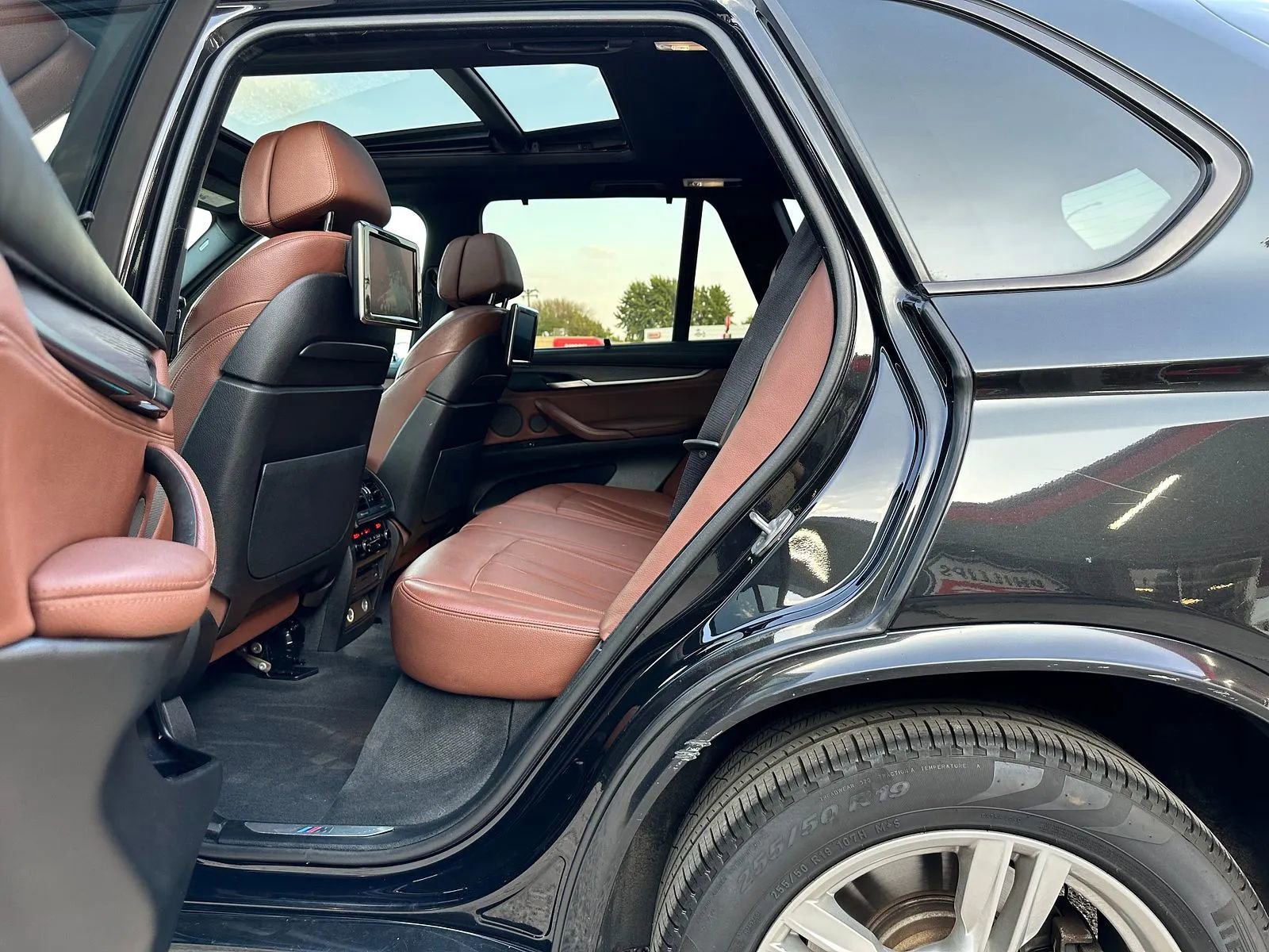 Used 2015 BMW X5 xDrive50i image 15