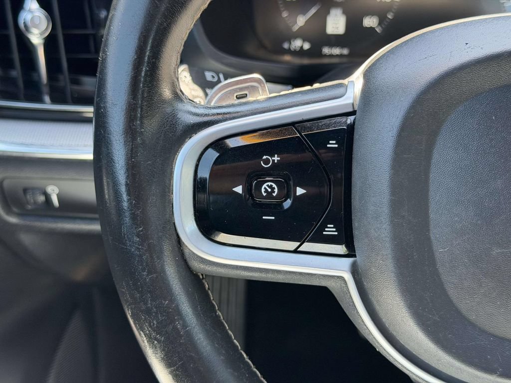 Used 2019 Volvo S60 T5 R-Design FWD image 9