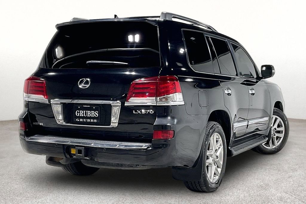 Used 2013 Lexus LX 570 4WD w/ Luxury Pkg image 2