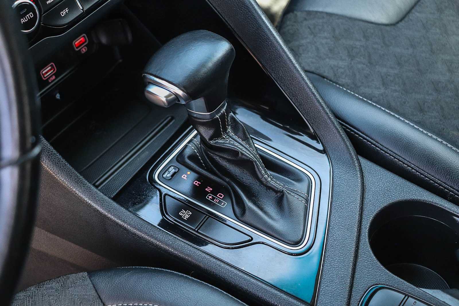Used 2020 Kia Niro EX FWD image 20