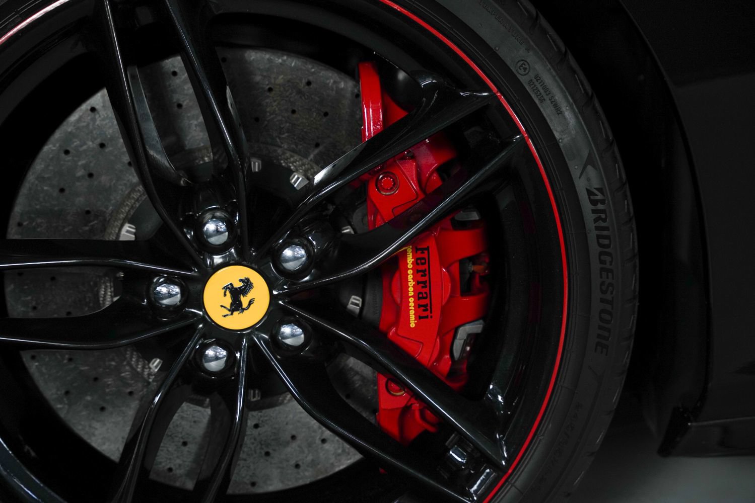 Used 2017 Ferrari 488 GTB RWD image 18
