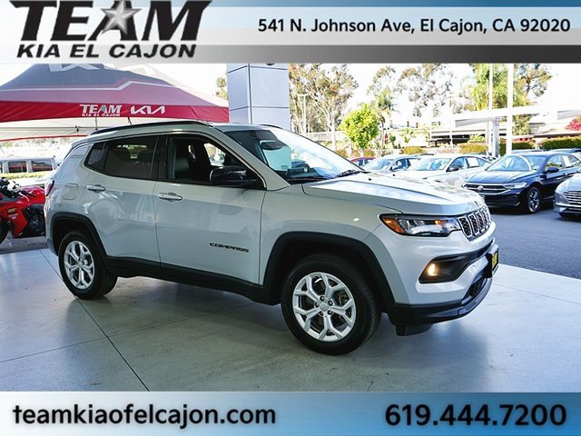 Used 2024 Jeep Compass Latitude image 9