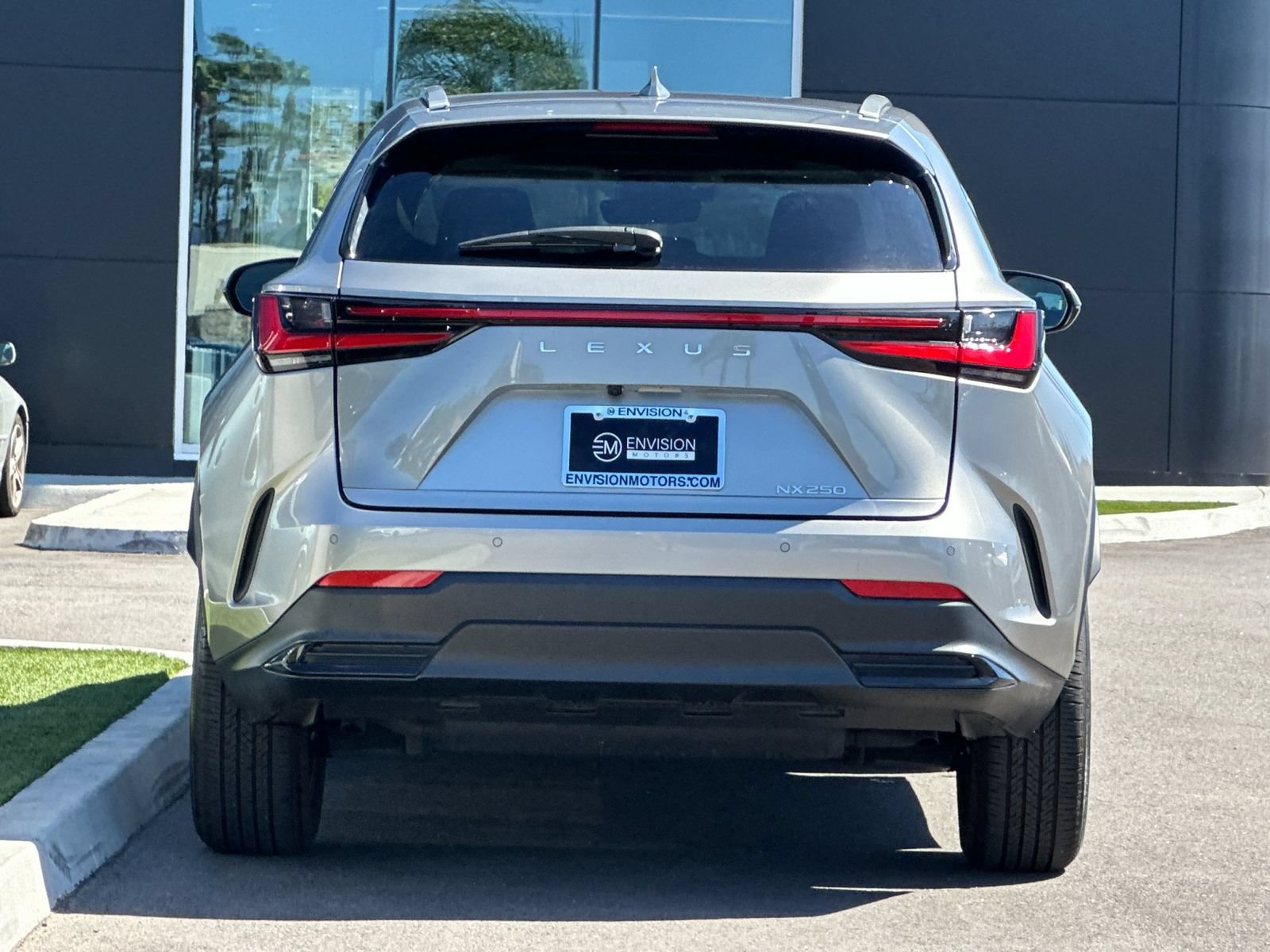 Used 2025 Lexus NX 250 FWD w/ Premium Package image 4