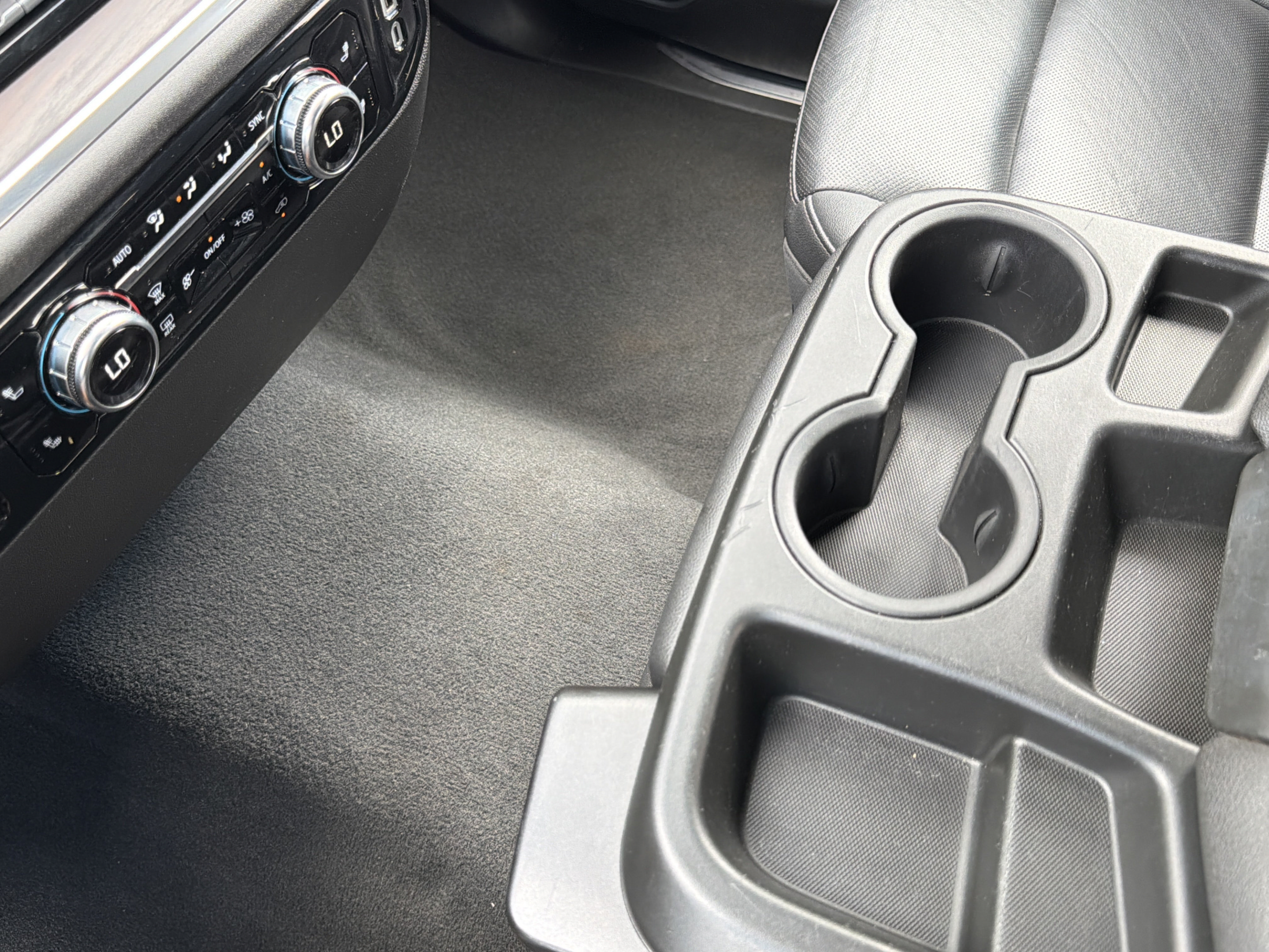 Used 2025 GMC Sierra 1500 SLT RWD image 8