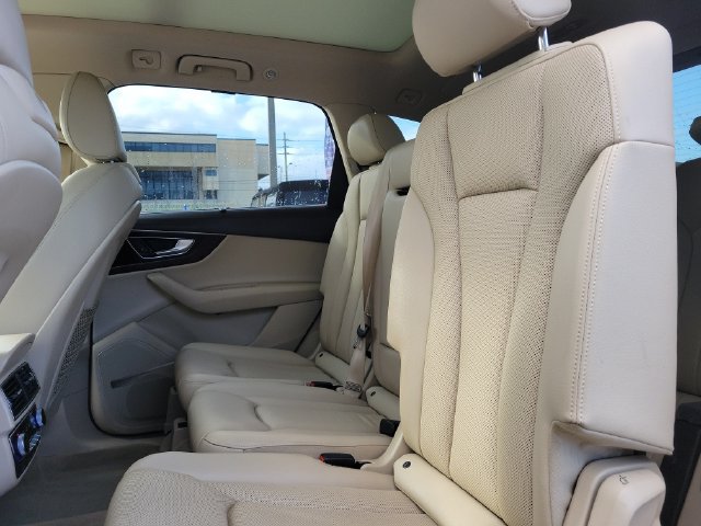 Used 2019 Audi Q7 3.0T Prestige w/ Prestige Package AWD/4WD image 13