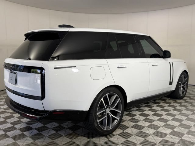 Used 2025 Land Rover Range Rover SE AWD/4WD image 10