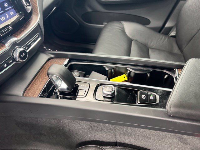 Certified 2023 Volvo XC60 B5 Plus w/ Climate Package AWD/4WD image 19