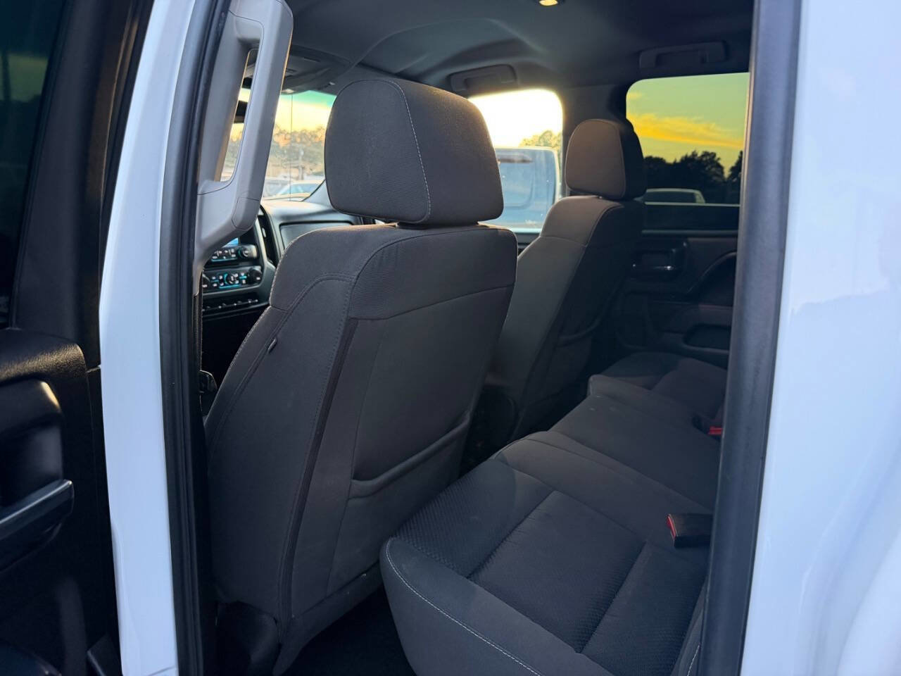 Used 2017 GMC Sierra 1500 SLE w/ SLE Value Package AWD/4WD image 8