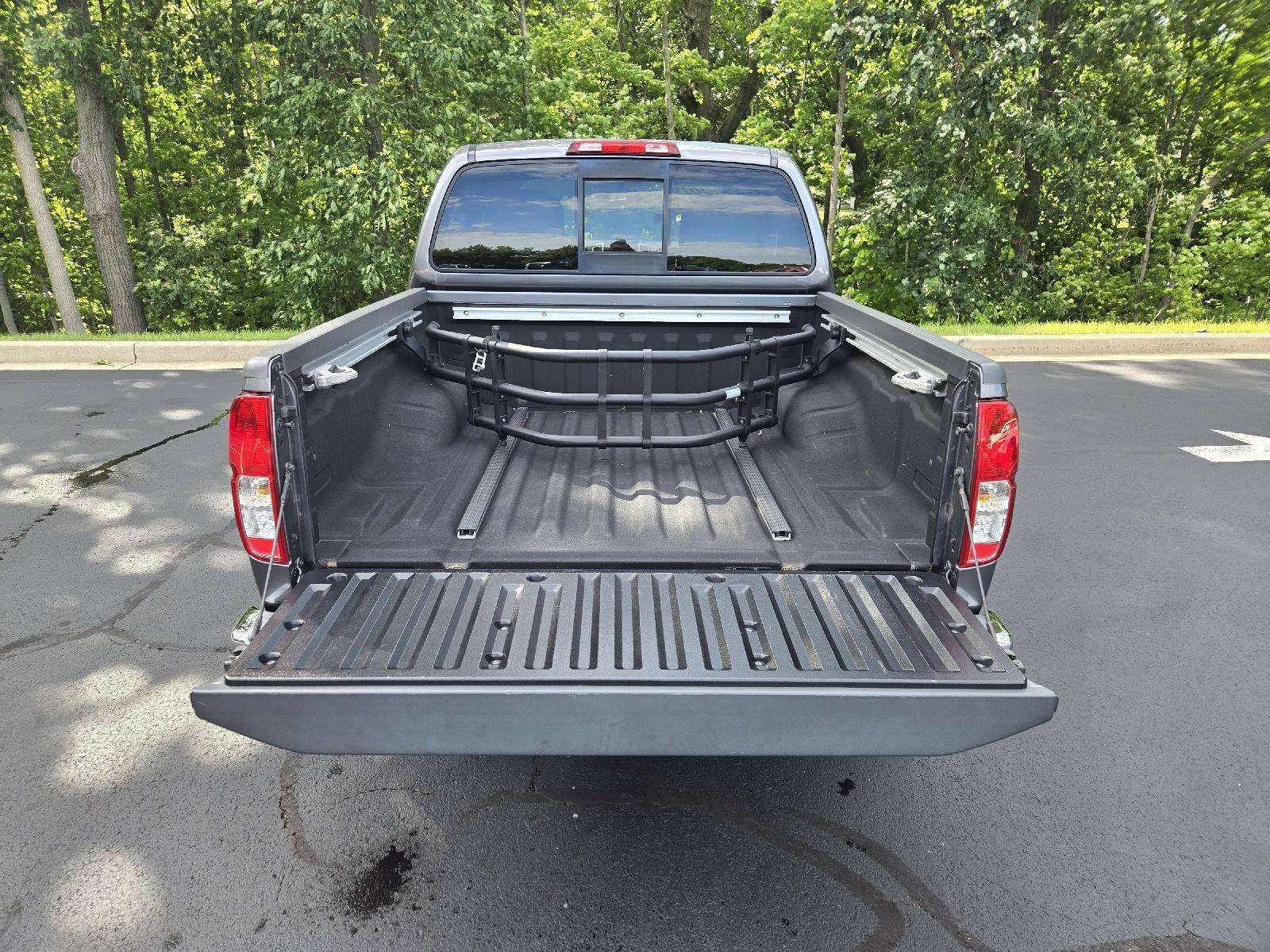 Used 2019 Nissan Frontier SV w/ Value Truck Package AWD/4WD image 9