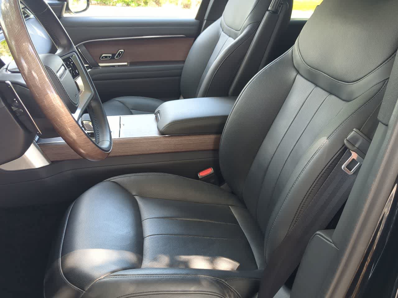 New 2025 Land Rover Range Rover Long Wheelbase SE AWD/4WD image 17