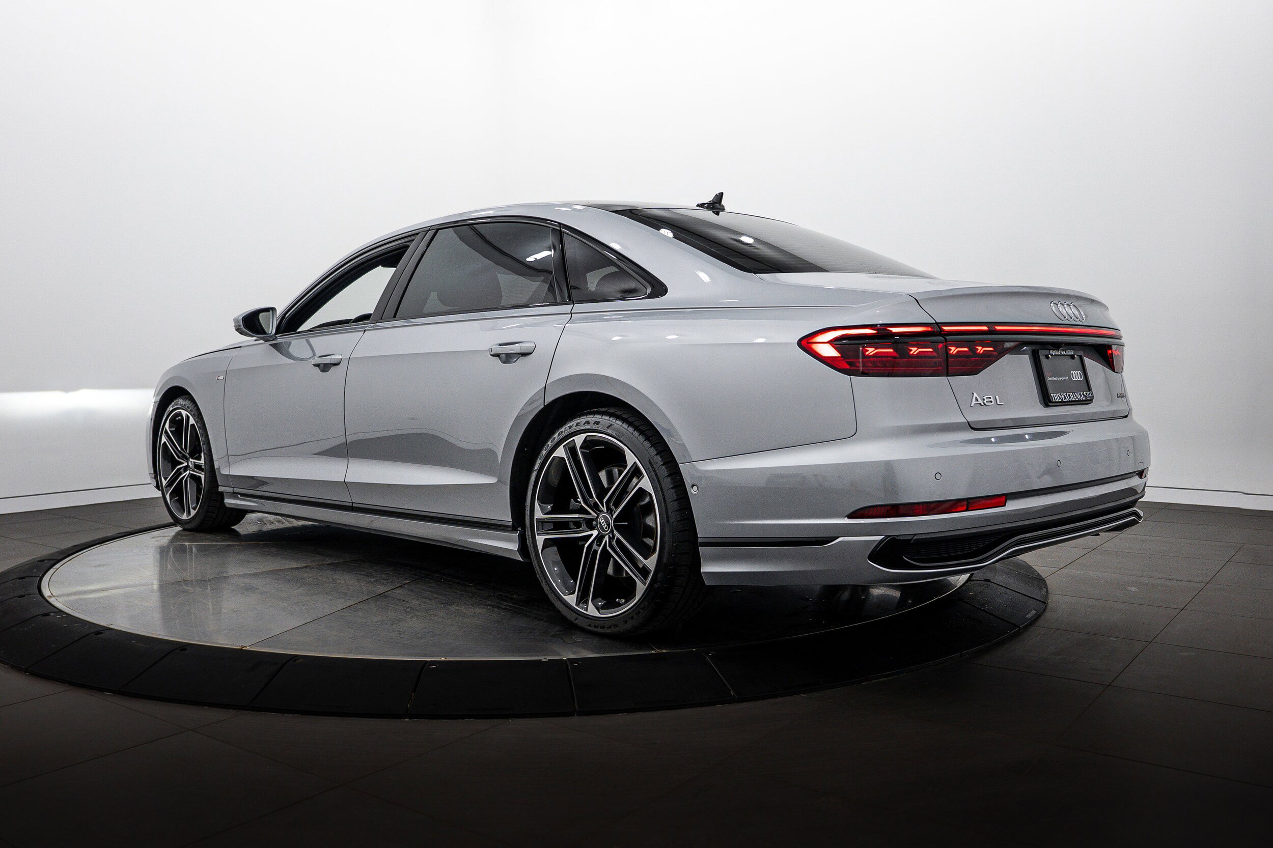Used 2025 Audi A8 L 3.0T AWD/4WD image 5
