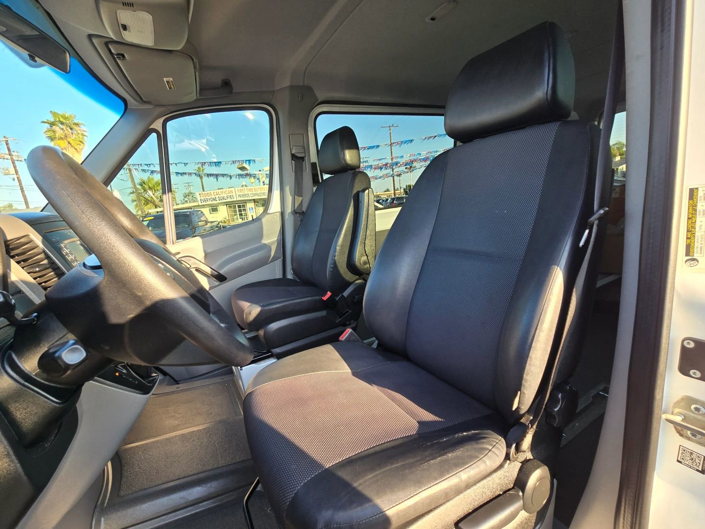 Used 2017 Mercedes-Benz Sprinter 2500 image 16