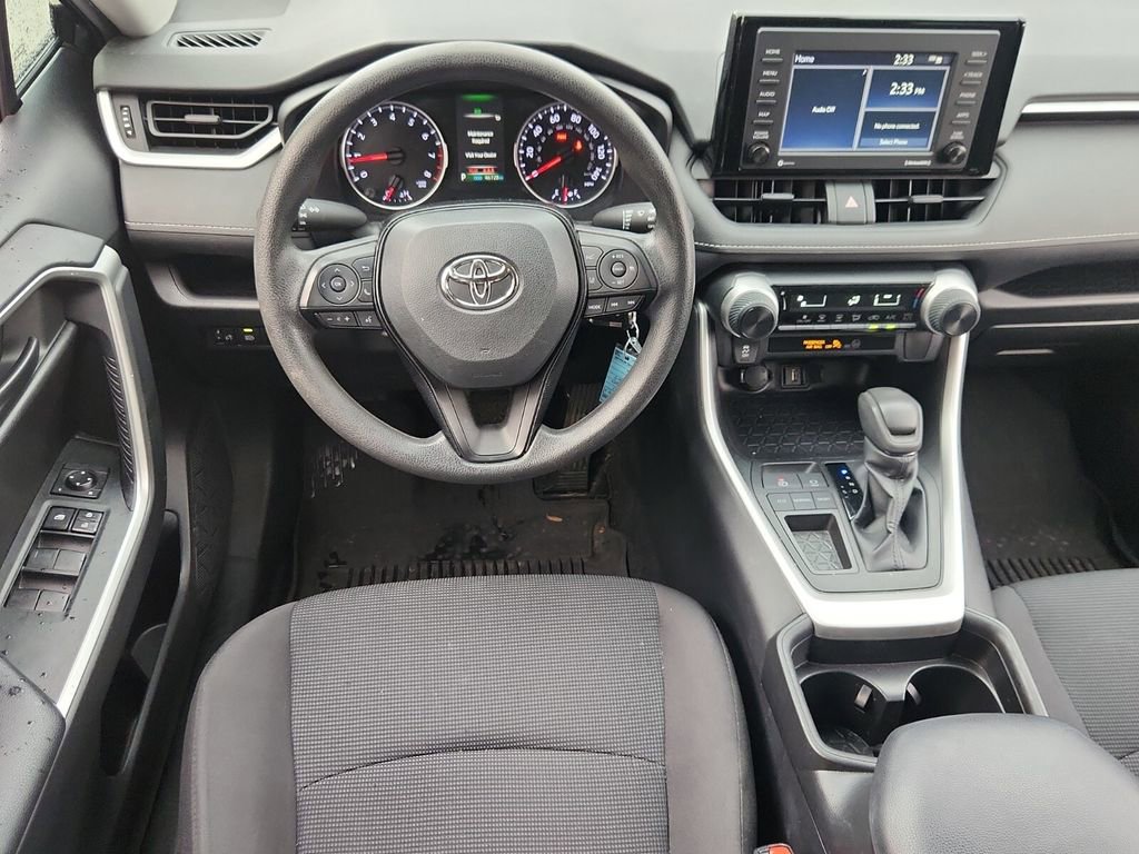 Used 2021 Toyota RAV4 LE image 15
