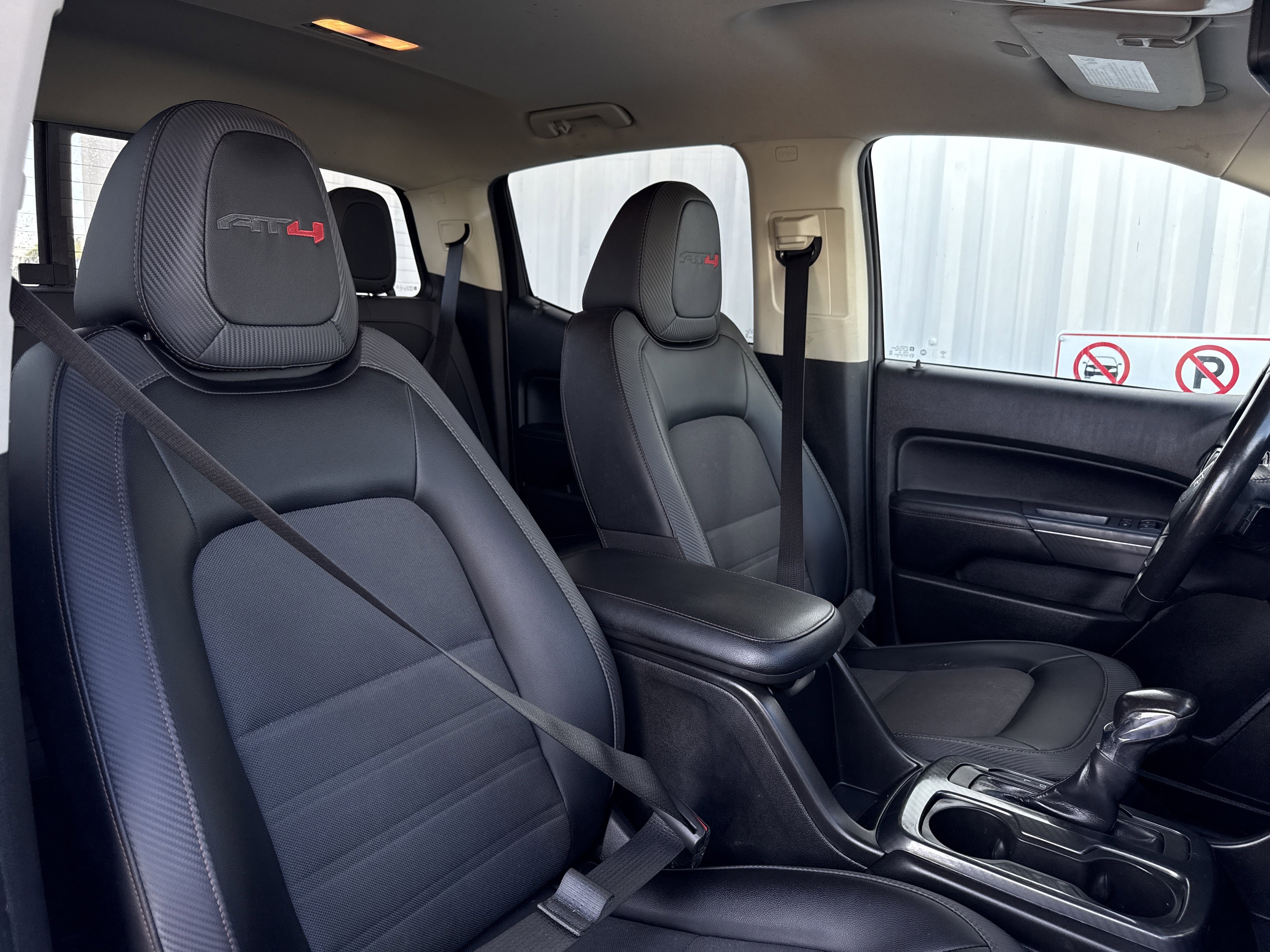 Used 2022 GMC Canyon AT4 image 37