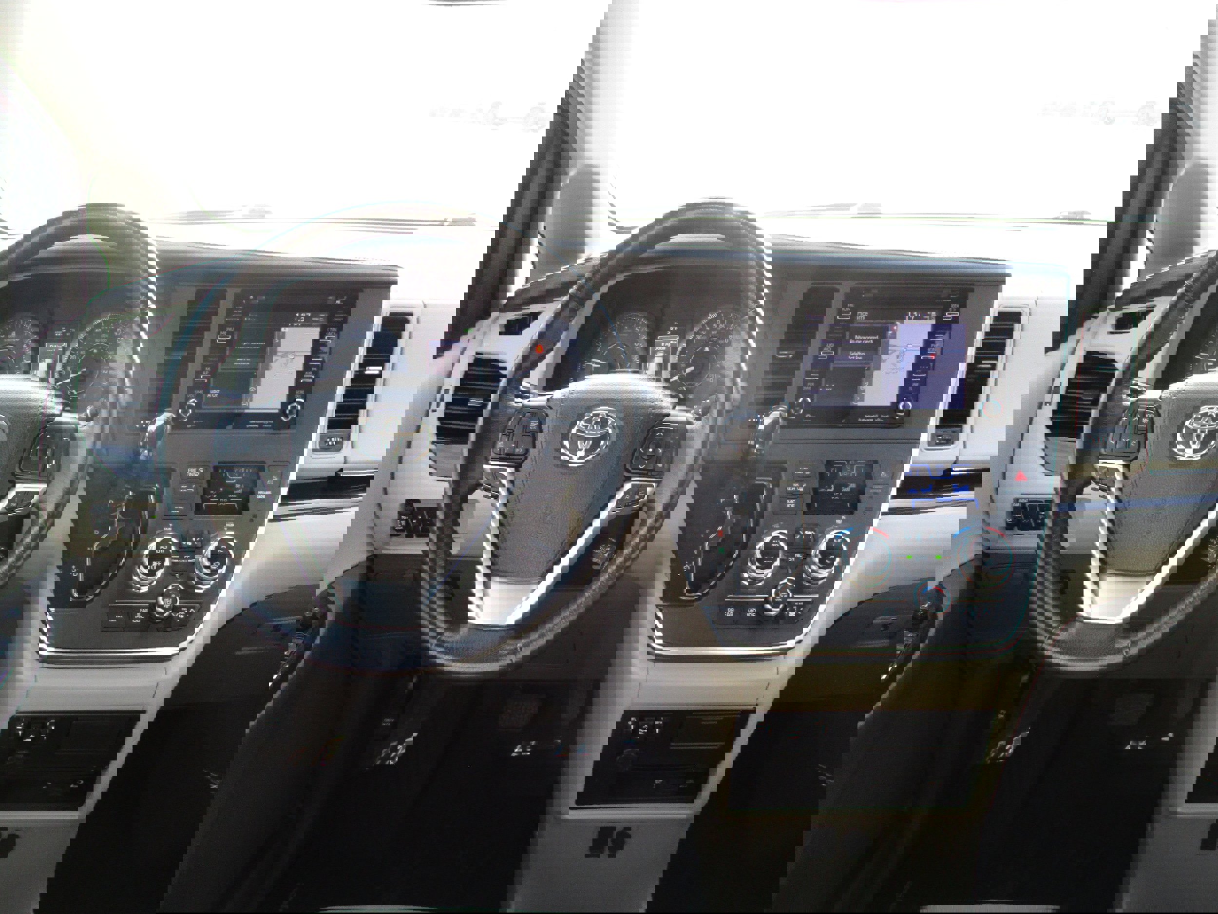 Used 2018 Toyota Sienna XLE Premium image 14