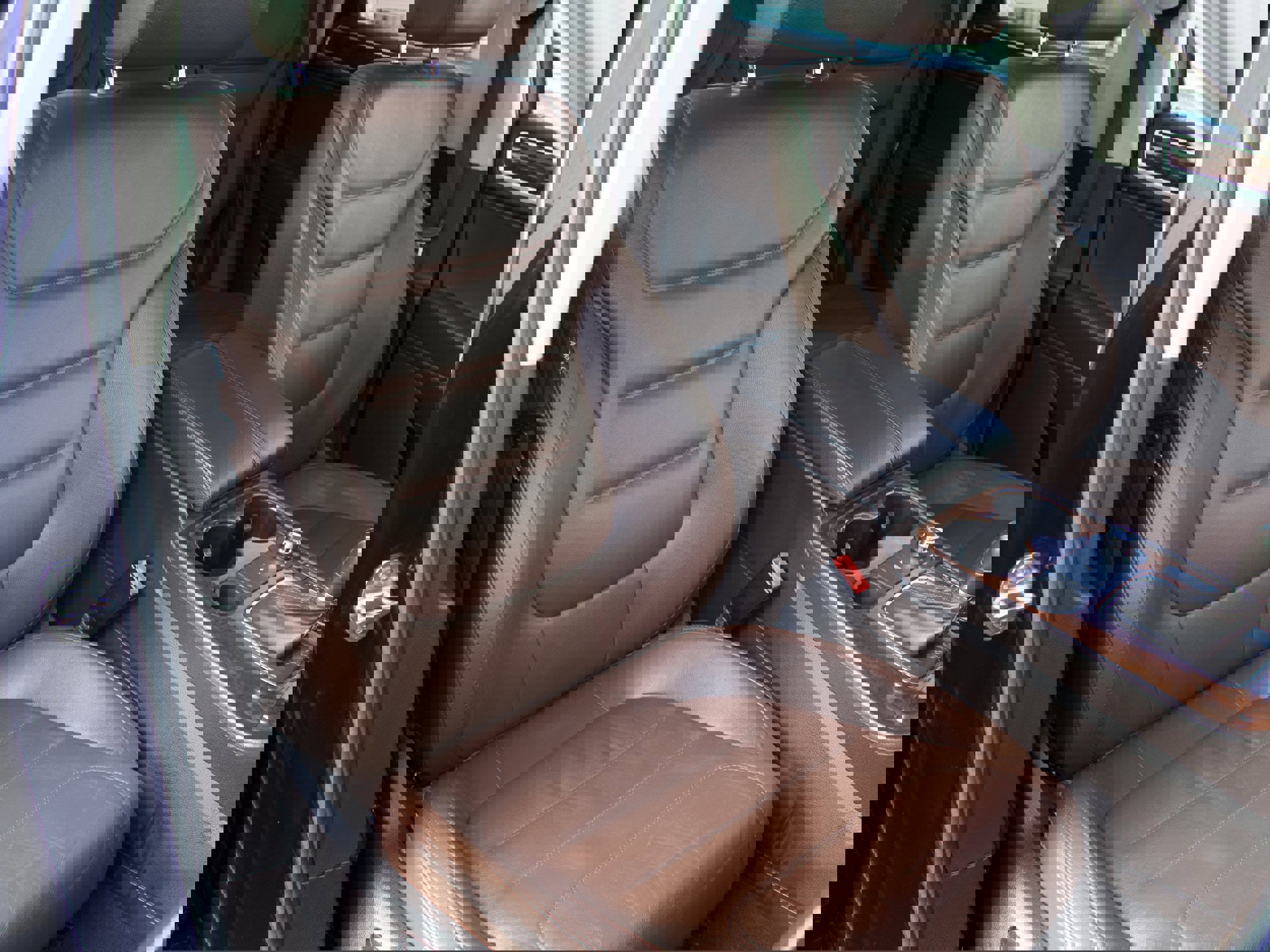 Used 2013 Volkswagen Touareg Executive image 38