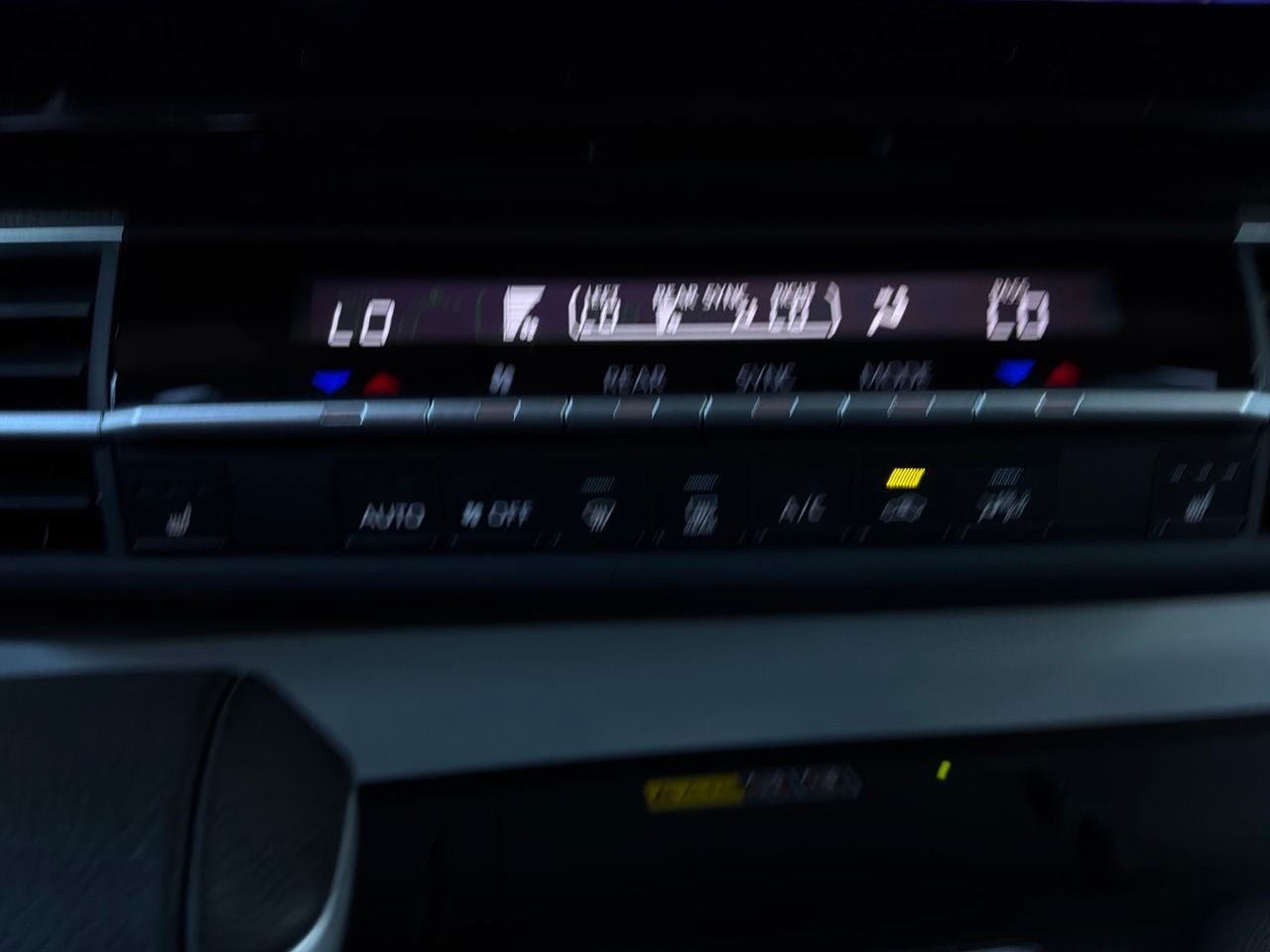 Used 2026 Toyota Sienna XLE FWD image 35