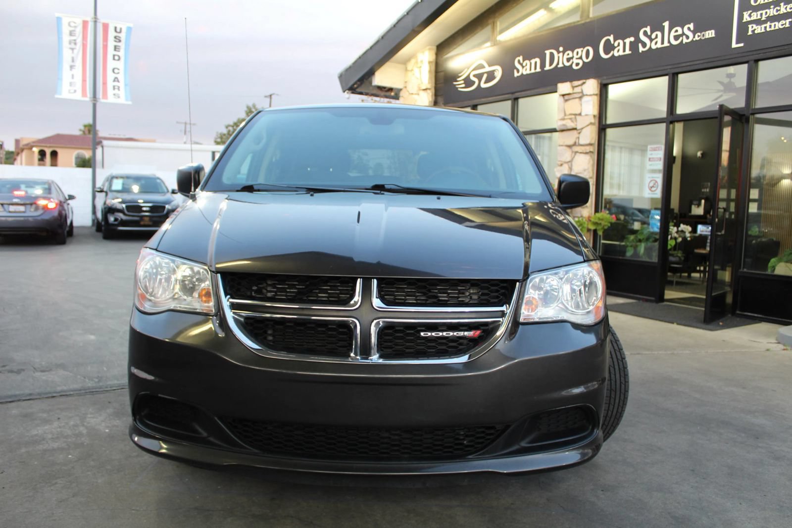 Used 2019 Dodge Grand Caravan SE FWD image 8