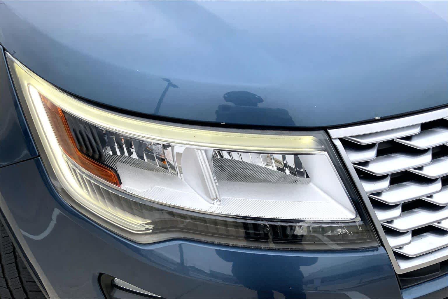 Used 2018 Ford Explorer Platinum AWD/4WD image 27