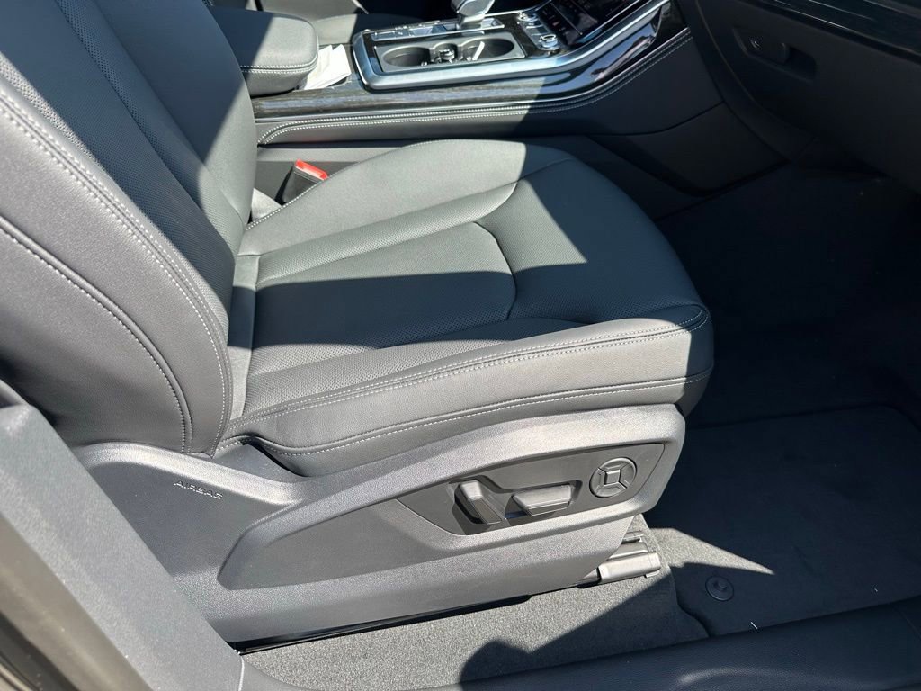 New 2025 Audi Q8 Premium Plus image 31