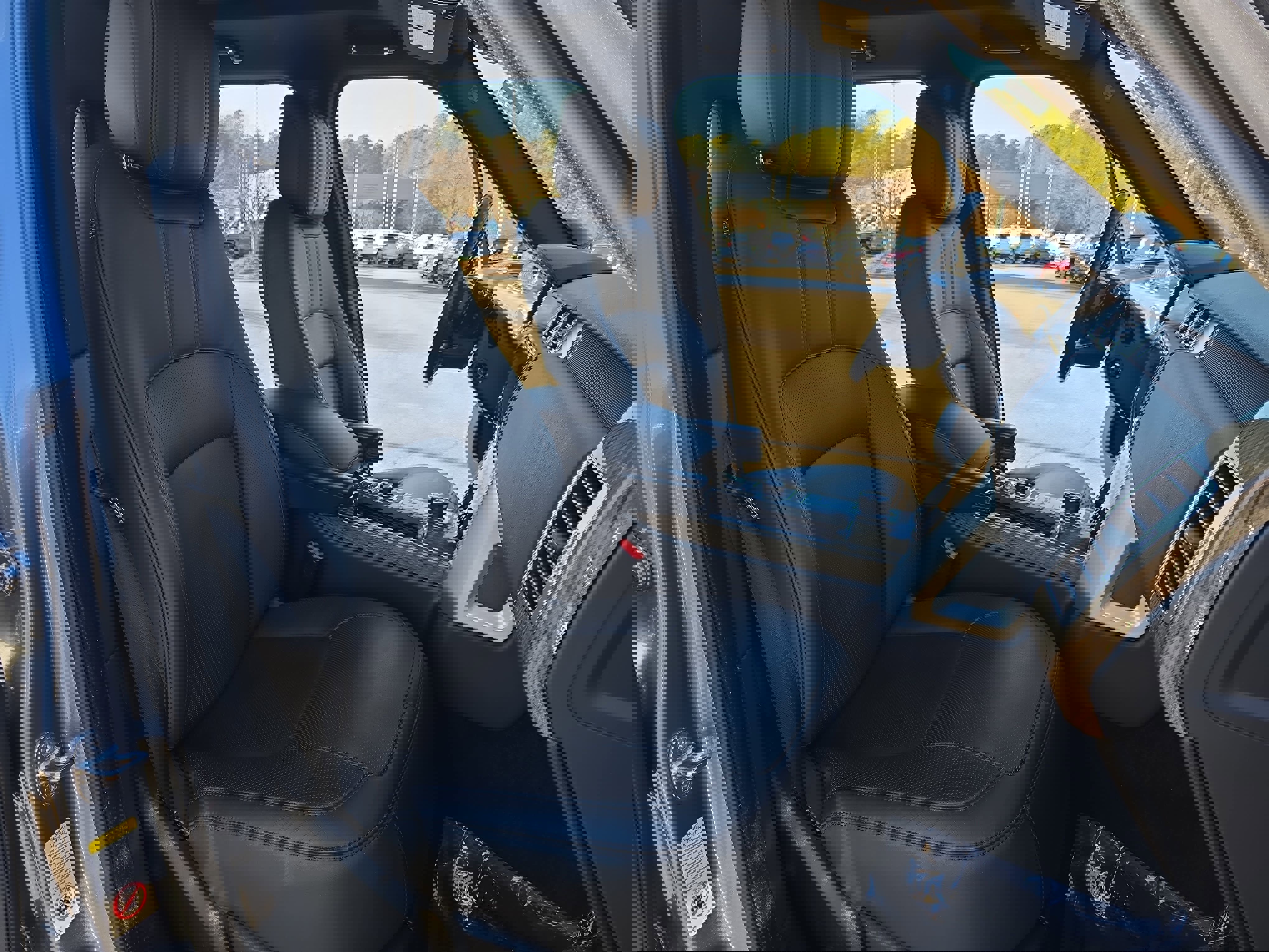 Used 2019 Land Rover Range Rover HSE image 10