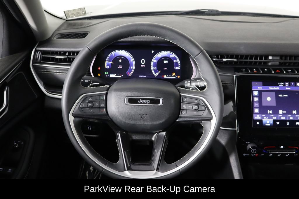 Used 2023 Jeep Grand Cherokee Laredo image 7