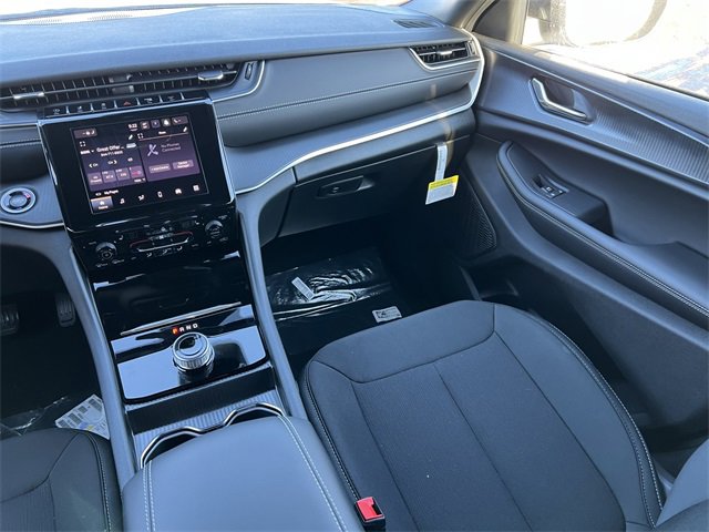 New 2025 Jeep Grand Cherokee L Laredo w/ Luxury Tech Group I image 34